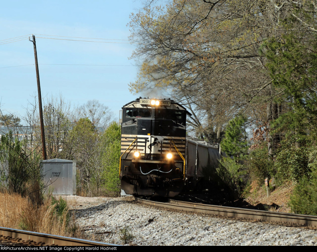 NS 1103 leads train 350 around the curve at Fetner